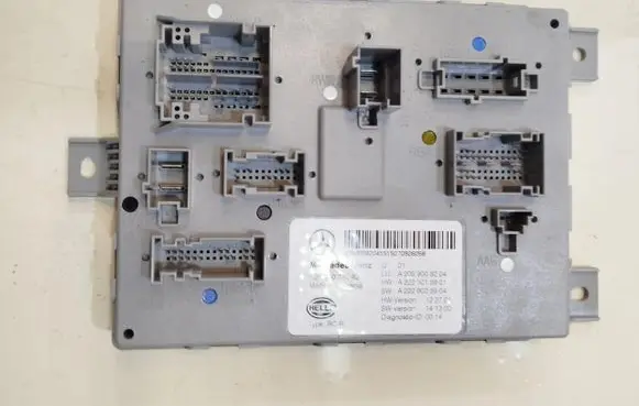 Mercedes-Benz C W205 SAM control unit A2059008204