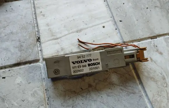 Volvo S80 Airbag deployment crash/impact sensor 9452777