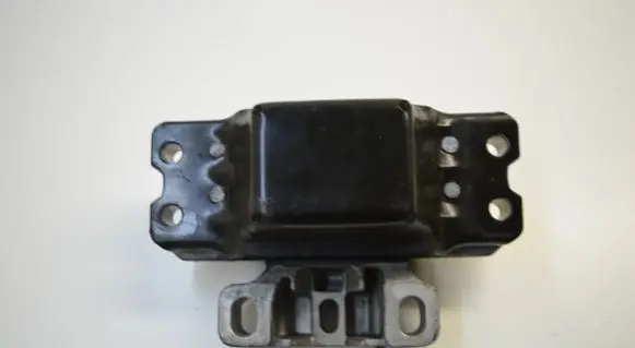 Audi A3 S3 8P Engine mount bracket
