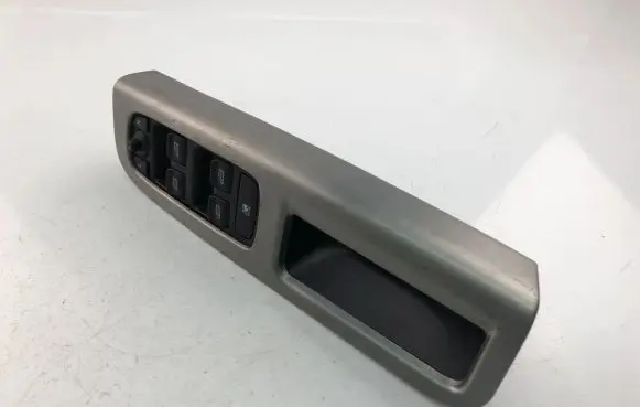Volvo V50 Electric window control switch 8663817