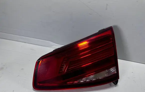 Volkswagen PASSAT B8 Rear/tail lights