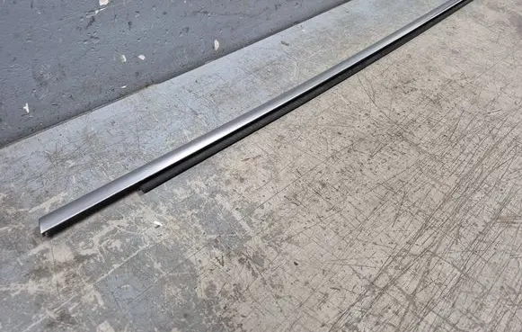Volkswagen PASSAT B7 Rear door trim (molding)