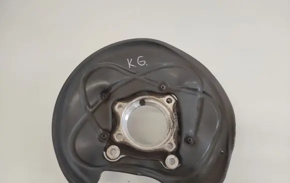 Rear wheel hub