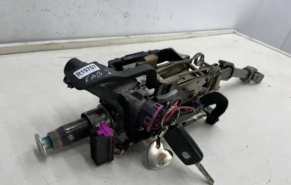 Skoda Fabia Mk1 (6Y) Steering wheel axle 6q1419501ad