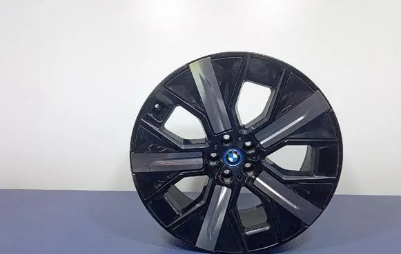R18 alloy rim