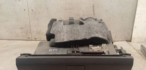 Mercedes-Benz B W245 Glove box 
