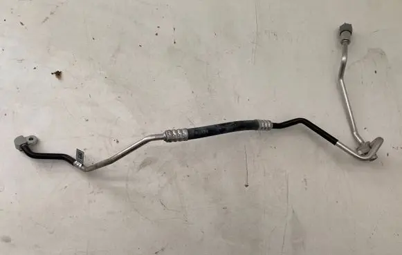 Audi A4 S4 B9 Air conditioning (A/C) pipe/hose 8W1816720