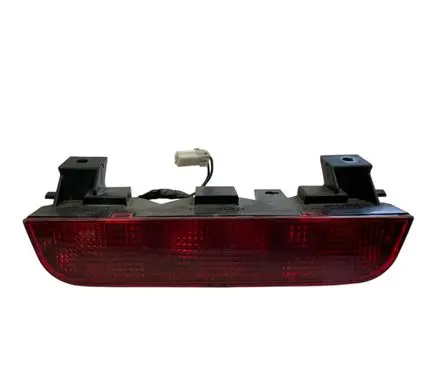 Mitsubishi Pajero Third/center stoplight