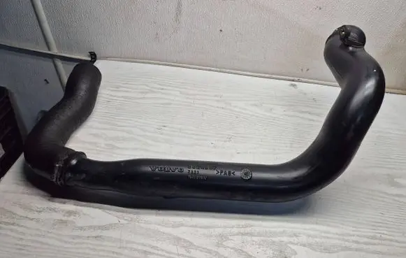 Volvo S60 Intercooler hose/pipe 8624887 7321