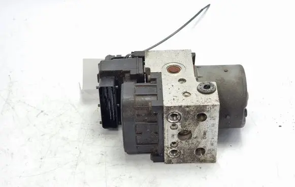 Volkswagen PASSAT B5 ABS Pump 8E0614111AB