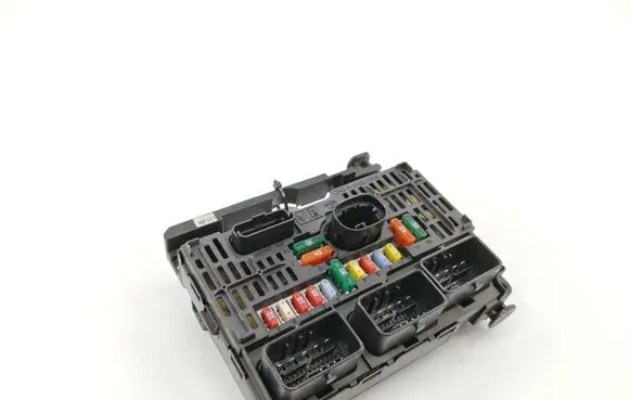 Citroen C4 I Fuse module 9661682980