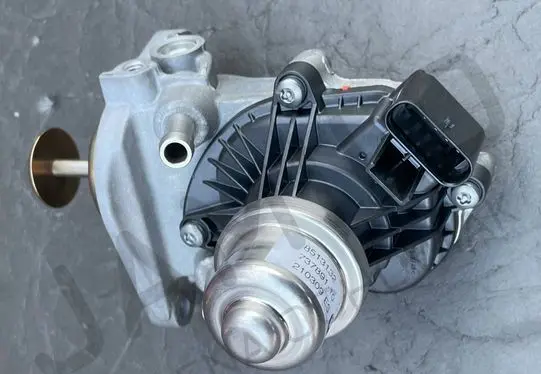 BMW 5 F10 F11 EGR valve 8513132 11718513132