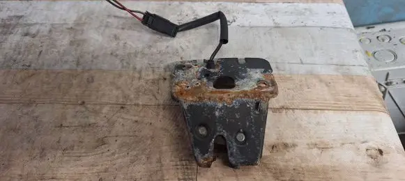 Alfa Romeo 156 Tailgate/trunk/boot lock/catch/latch