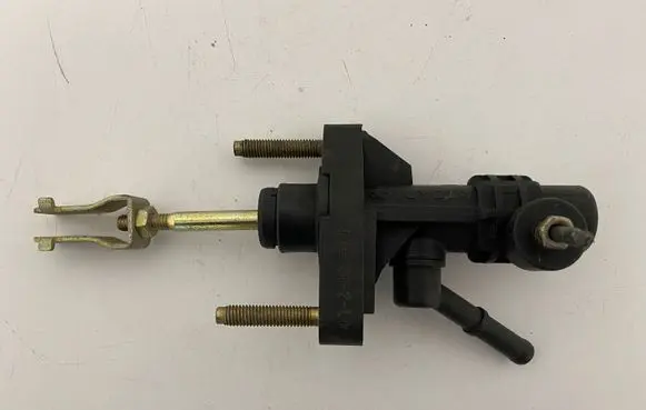 Toyota Yaris Master brake cylinder