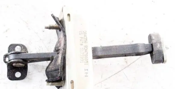 Land Rover Discovery 3 - LR3 Rear door check strap stopper 5173991 0070R0000 041122