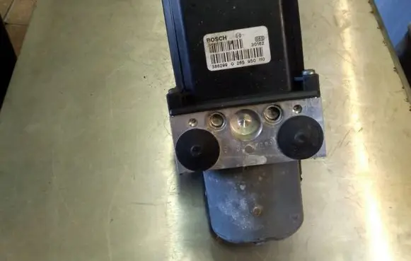 Subaru Legacy ABS Pump 0265950110 386299