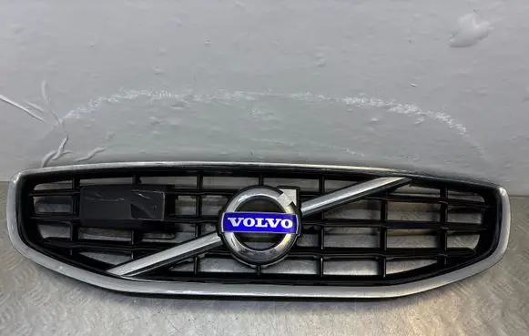 Volvo V60 Front bumper upper radiator grill 31386992