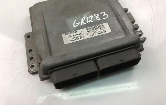 Renault Kangoo I Engine control unit/module 8200235100