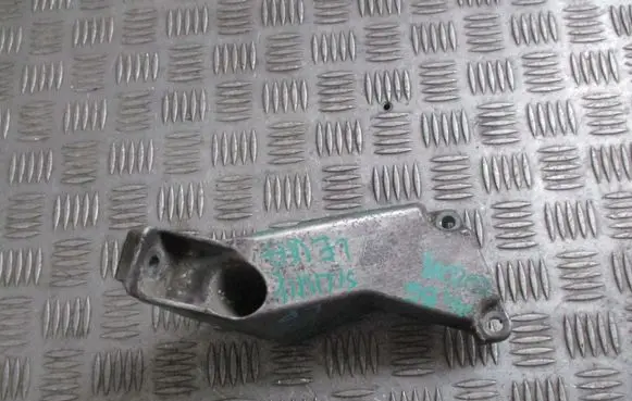 Audi A4 S4 B6 8E 8H Engine mounting bracket 8E0199307A