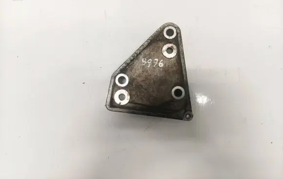 Opel Astra H Engine mounting bracket