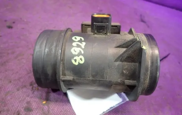 Audi A4 S4 B5 8D Mass air flow meter 