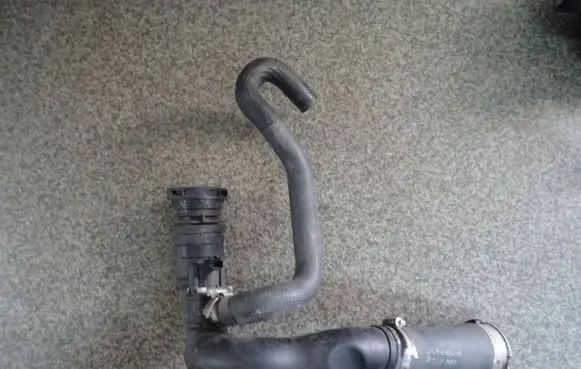 Land Rover Range Rover Sport L494 Intercooler hose/pipe JPLA6N650