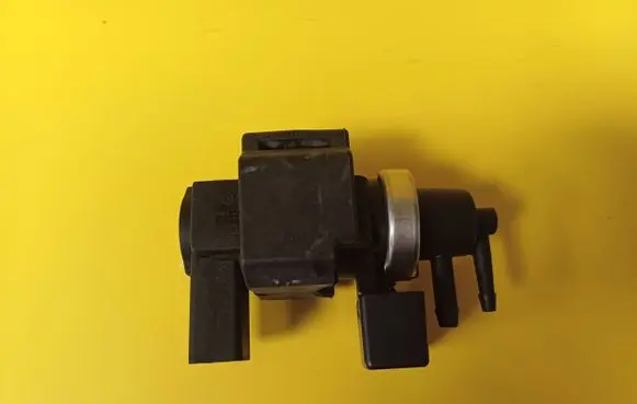 Audi A4 S4 B6 8E 8H Turbo solenoid valve 059906629A 4E0906628