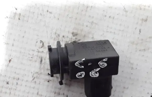 Audi A6 S6 C6 4F Sensor 4B0907659A