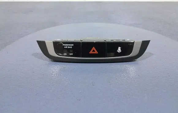 Hyundai ix35 Hazard light switch 847402S450TAN