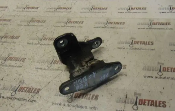 Mercedes-Benz B W245 Front door lower hinge 