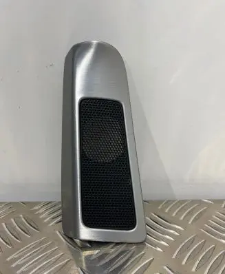 (B) pillar trim (bottom)