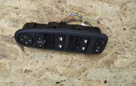 Citroen C4 I Tailgate/trunk/boot open switch EEEEEEEE
