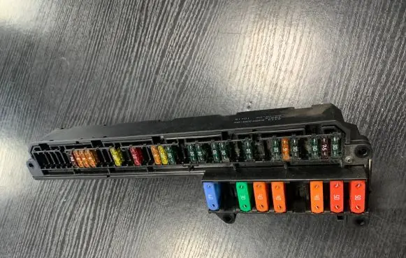 BMW 5 E60 E61 Fuse box set 15713290