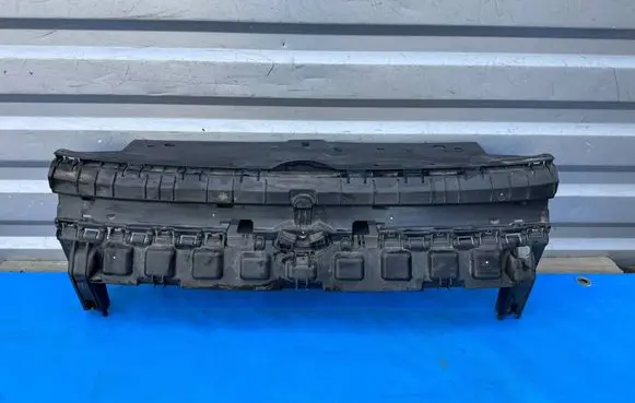 Volkswagen Caddy Front bumper upper radiator grill 2K7807231E