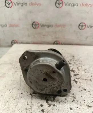 BMW 5 E60 E61 Engine mount bracket 6761092 586312C 15934612