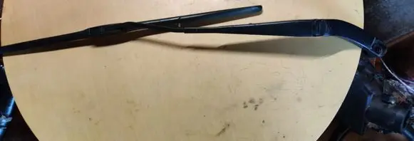 Chevrolet Malibu Front wiper blade arm