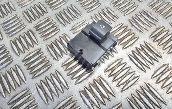 Opel Adam Electric window control switch 13360339 321596 625334