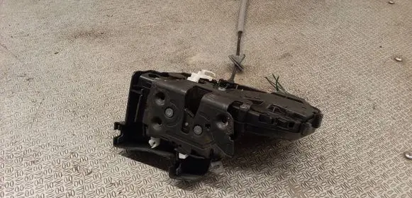Volvo V70 Front door lock 31253673