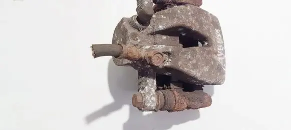 Toyota Avensis T250 Rear brake caliper y01339 0204y01338