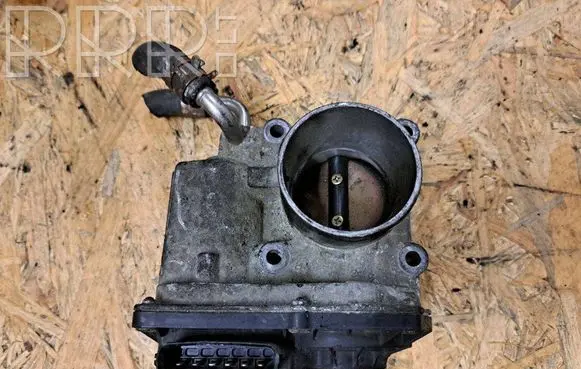 Toyota Corolla E120 E130 Throttle valve 220300D020 00358 3L18