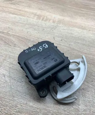 Volkswagen PASSAT B5.5 Air flap motor/actuator 0132801148