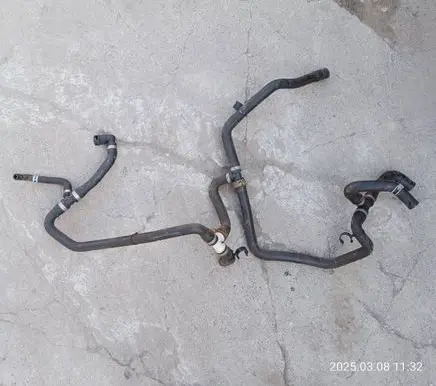 Ford Kuga II Engine coolant pipe/hose