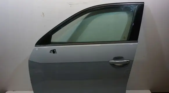 Audi Q2 - Front door 