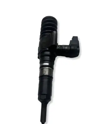 Volkswagen PASSAT B6 Fuel injector 03G130073T