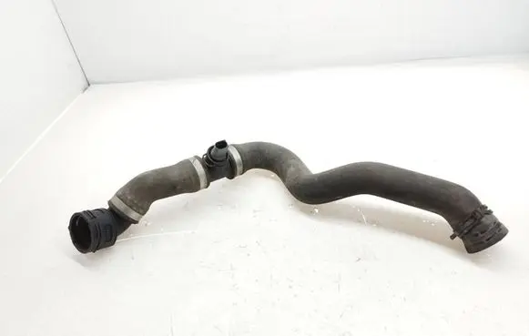 Volkswagen Touareg II Engine coolant pipe/hose 7P6122051D 7L8121115 7L6122291AC