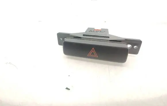 Suzuki Grand Vitara II Hazard light switch SP222