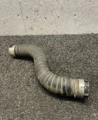 BMW 5 G30 G31 Intercooler hose/pipe 8572858