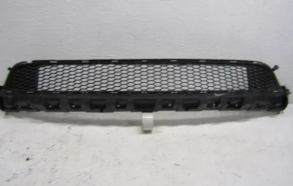 Renault Trafic III (X82) Front bumper lower grill 622544919R