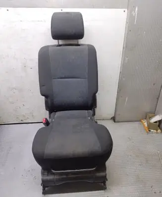 Toyota Avensis Verso Rear seat 
