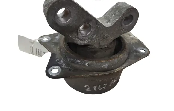 Opel Insignia A Engine mount bracket 13322171